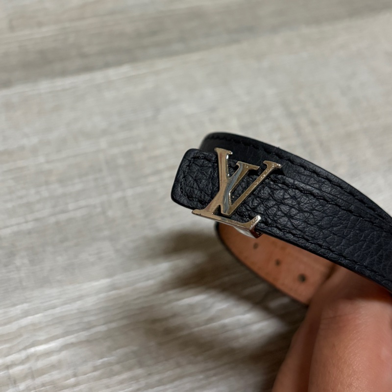 Lv黑銀皮革手環-10