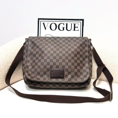 LV/路易威登 棕色棋盤格布魯克林郵差包 單肩斜挎包 底長32cm