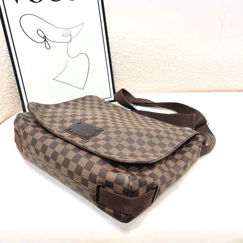 LV/路易威登 棕色棋盤格布魯克林郵差包 單肩斜挎包 底長32cm-4