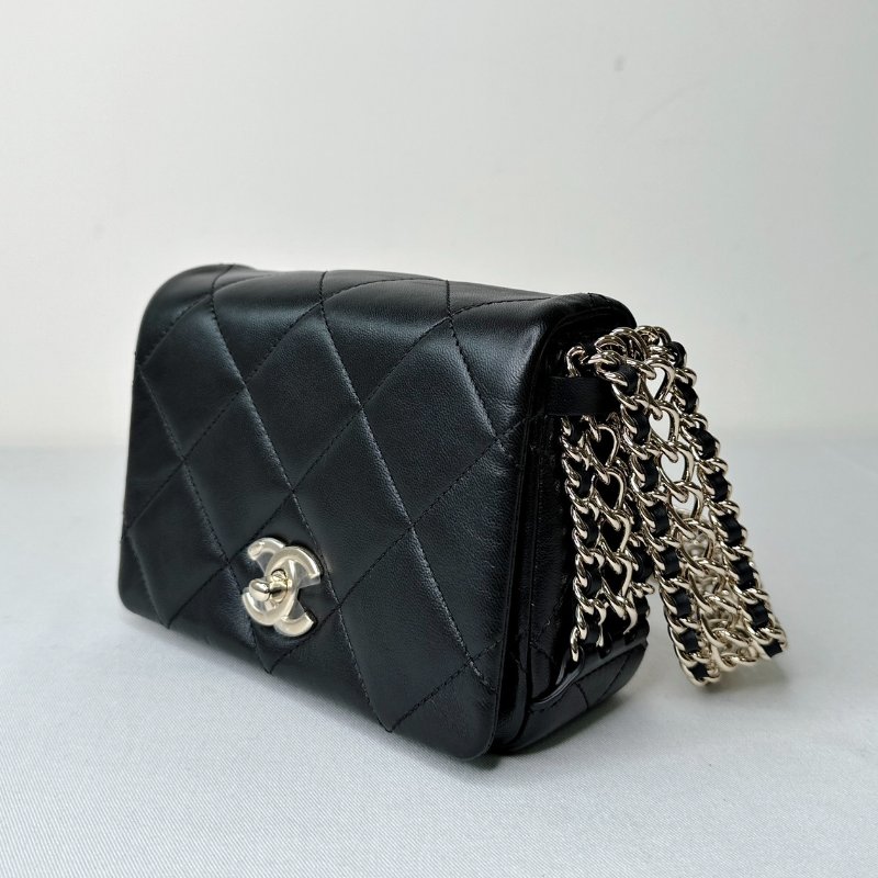 CHANEL 22P黑羊瀑布鏈晚宴包-3