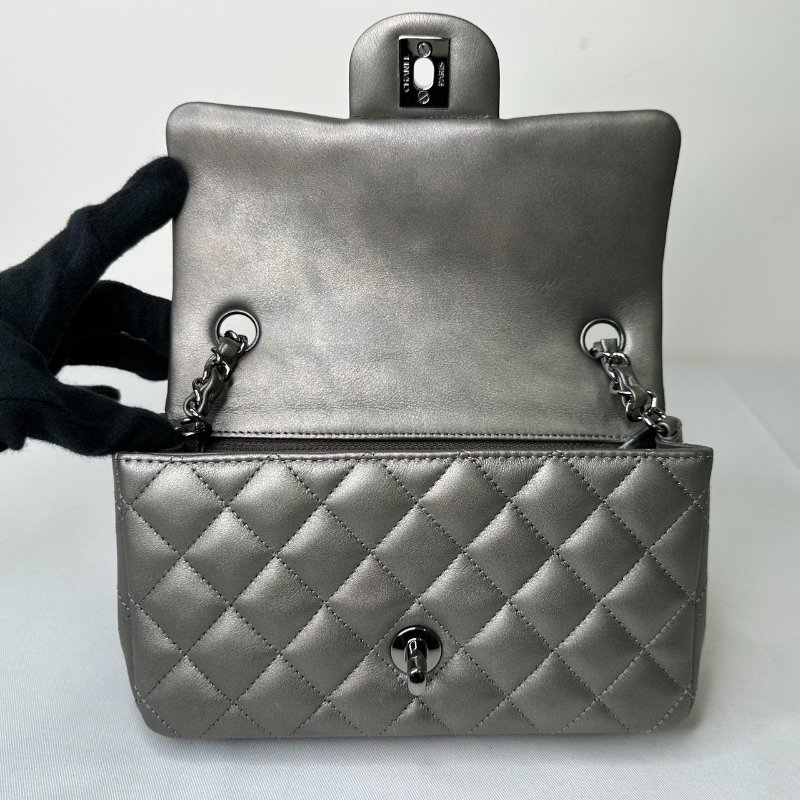 CHANEL CF 20金屬灰鏈帶包-6