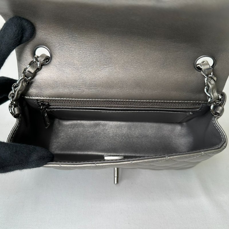 CHANEL CF 20金屬灰鏈帶包-7