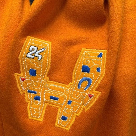 Hermes亮眼有型的橘色圍巾-2