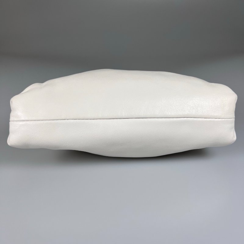 BV  白色雲朵包-4