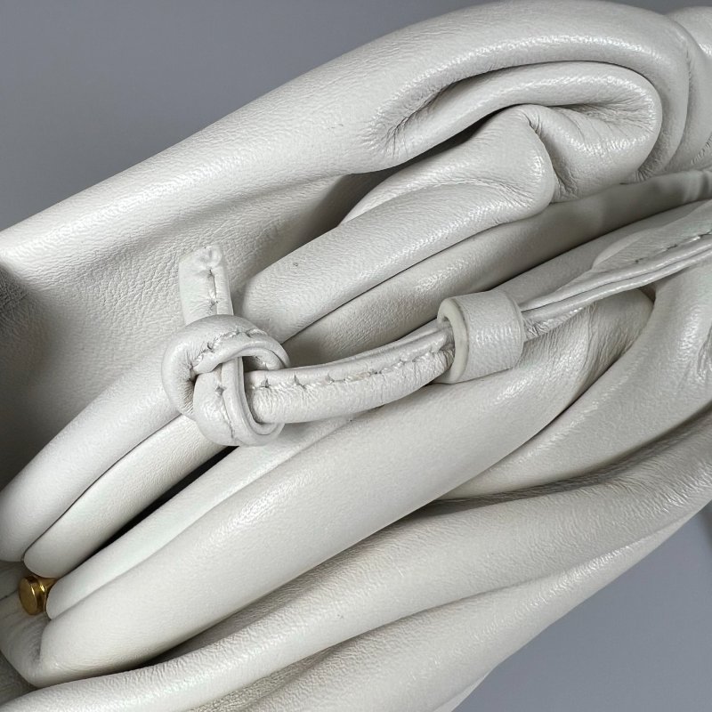 BV  白色雲朵包-8