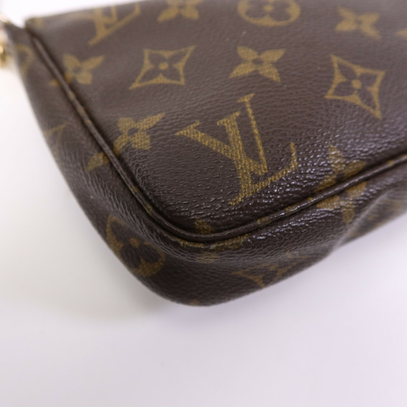 LOUIS VUITTON Monogram Pochette Accessoires金扣手挽袋-10