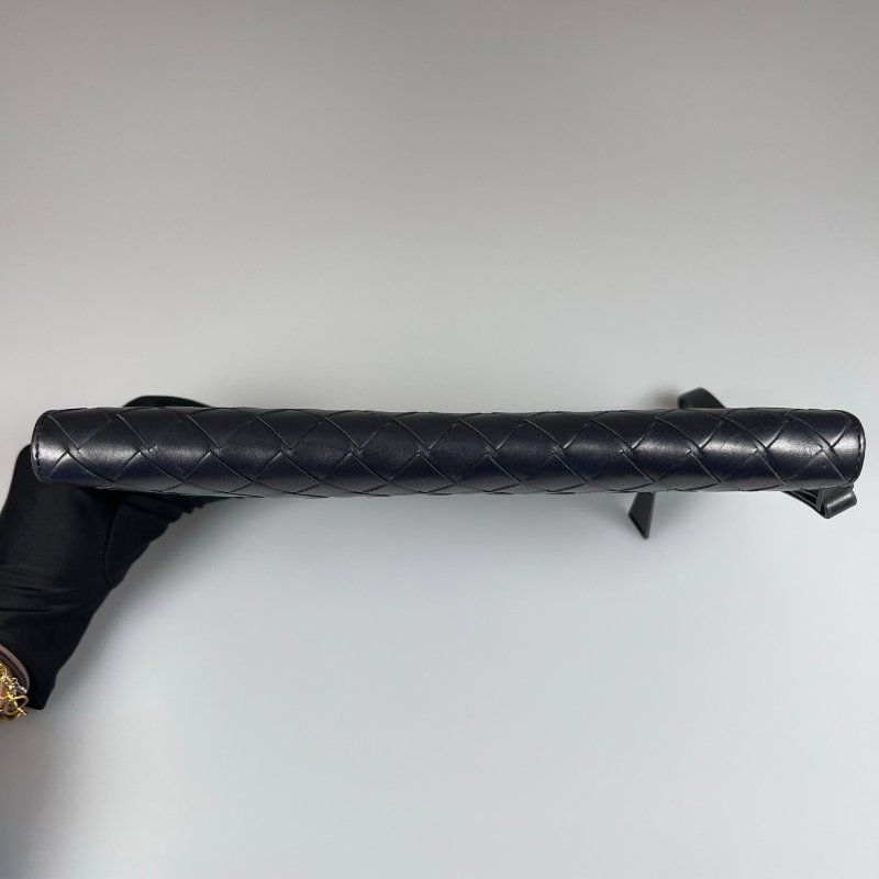 BV 黑編織手拿包-5