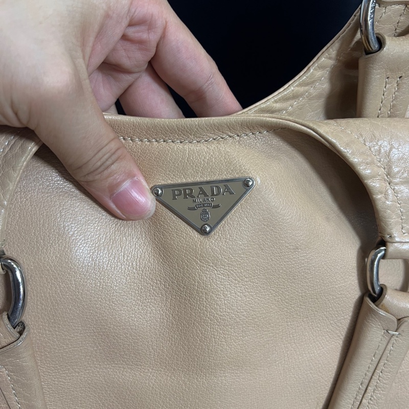 Prada 奶茶色全皮單肩包 尺寸約33*27-9