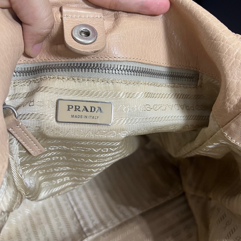 Prada 奶茶色全皮單肩包 尺寸約33*27-12