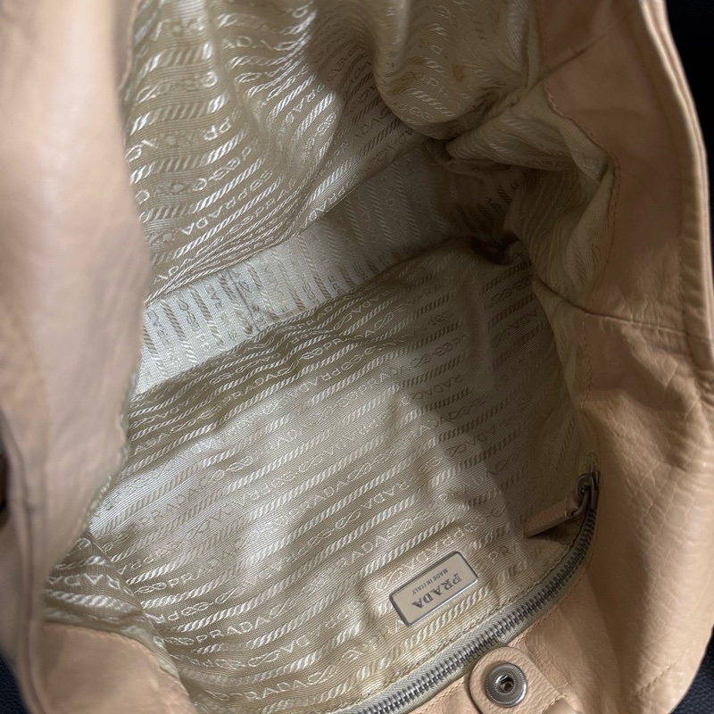Prada 奶茶色全皮單肩包 尺寸約33*27-26
