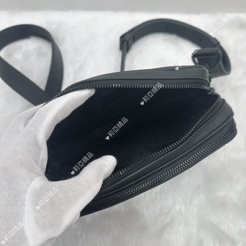 莉亞精品♡ Lv 黑壓紋相機包 二手美品-11