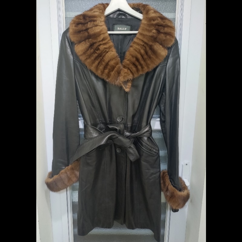 Bally 貂毛領黑牛皮長大衣-0