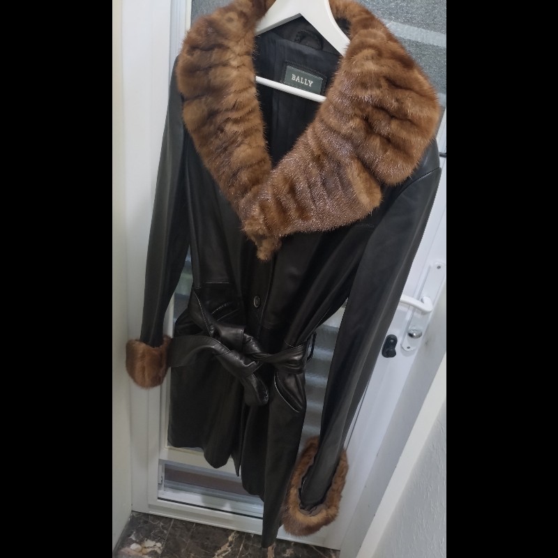 Bally 貂毛領黑牛皮長大衣-2