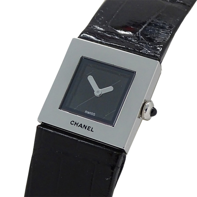 香奈兒女士絎縫石英腕錶，QZ系列，不鏽鋼錶殼，皮革錶帶，銀色錶盤，黑色錶帶，方形錶盤，H0116-0
