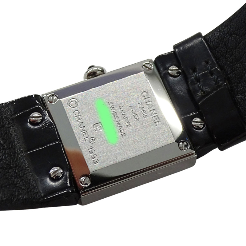 香奈兒女士絎縫石英腕錶，QZ系列，不鏽鋼錶殼，皮革錶帶，銀色錶盤，黑色錶帶，方形錶盤，H0116-6