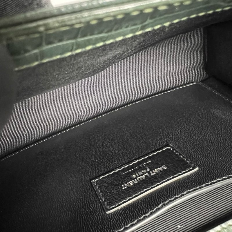 YSL 深綠鱷魚紋流蘇銀扣KATE包中號-6