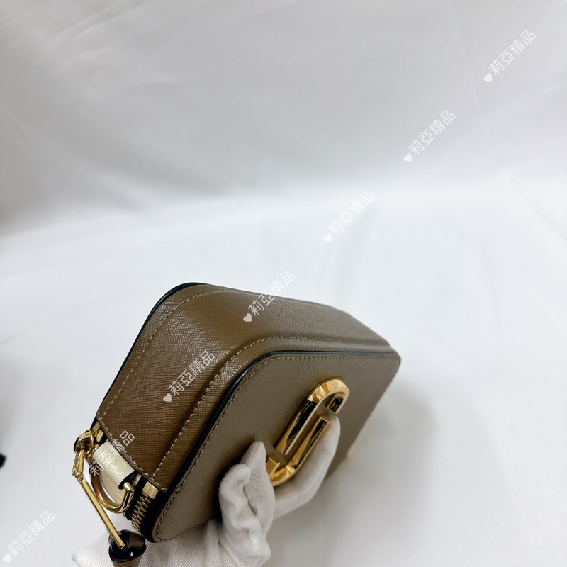 莉亞精品♡ MJ卡其相機包 二手美包-10