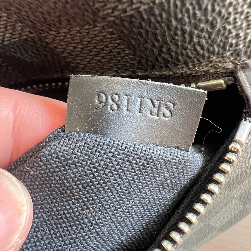 LV 黑棋盤格 男士 斜挎包,13年編碼 尺寸:28x26-5