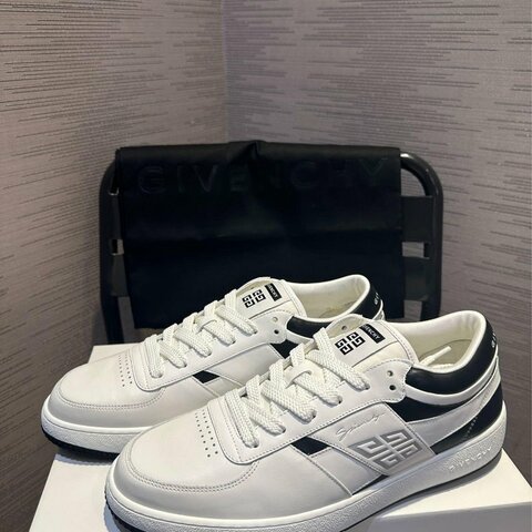 💎Han's house精品服飾💎GIVENCHY 紀梵希小牛皮 鞋 原價24000