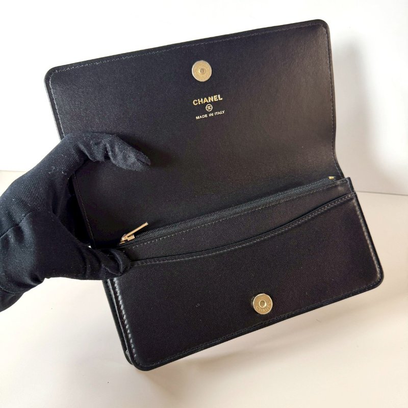 CHANEL VIC 生日禮 黑色 菱格紋 羊皮 皮穿鍊 金釦 手拿 晚宴包 長夾-5