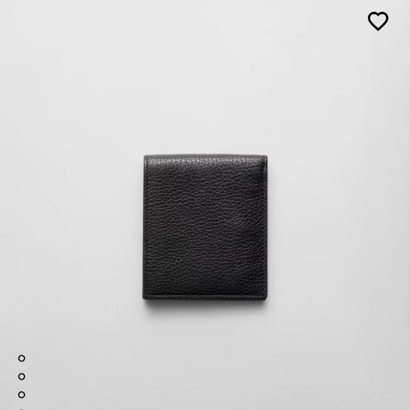 💎Han's house精品服飾💎PRADA 三角鐵牌 牛皮 短夾 義大利製 現貨-1