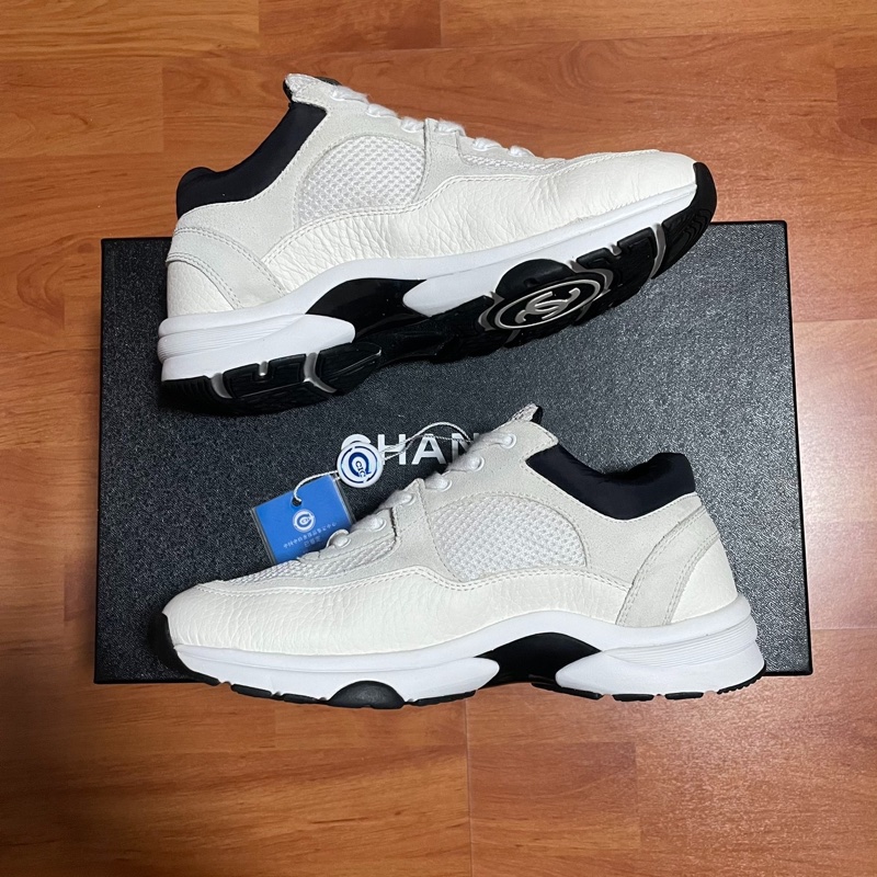 Chanel香奈兒雙C黑白熊貓正品低幫跑步鞋 米白黑 尺碼：35.5碼-1