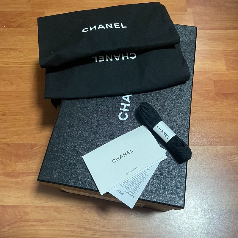 Chanel香奈兒雙C黑白熊貓正品低幫跑步鞋 米白黑 尺碼：35.5碼-8