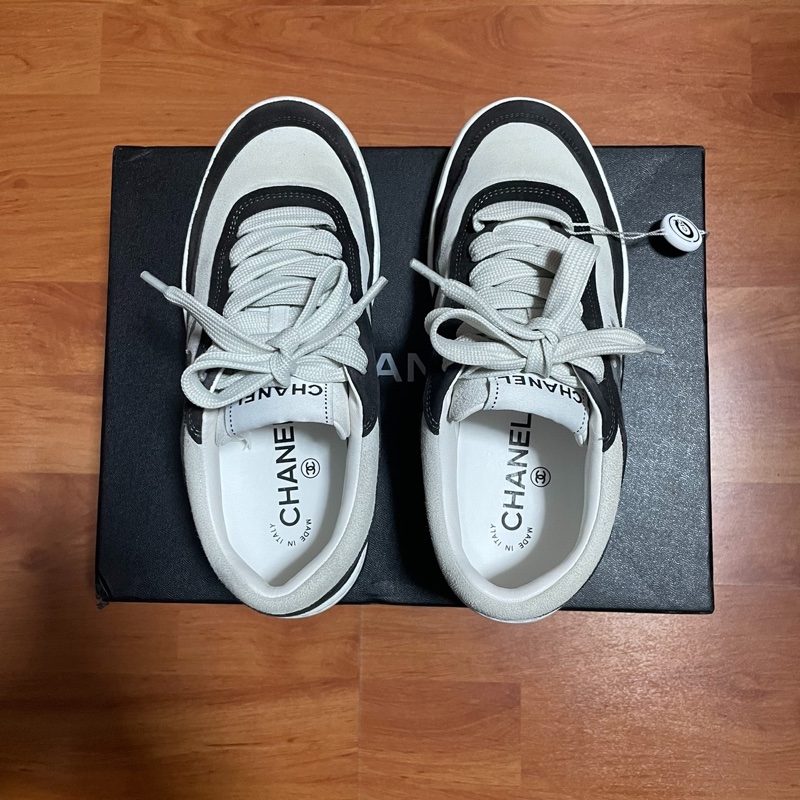 Chanel徽標正品香奈兒23p黑白熊貓雙c休閑板鞋  尺碼：36碼-3