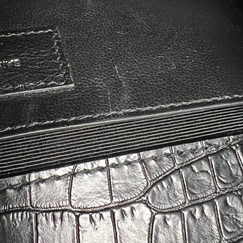 YSL 黑鱷魚紋流蘇銀扣KATE包中號-8
