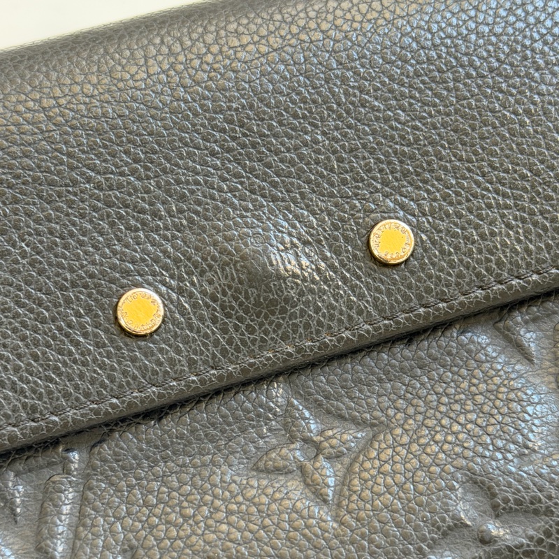 LV 長夾 自己粗用都划算-16