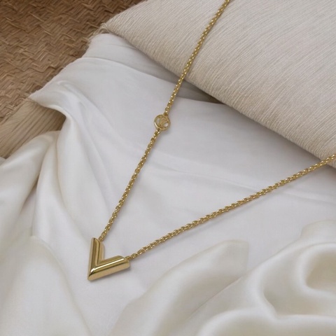 莉亞精品♡LV M00857 V字項鍊 二手