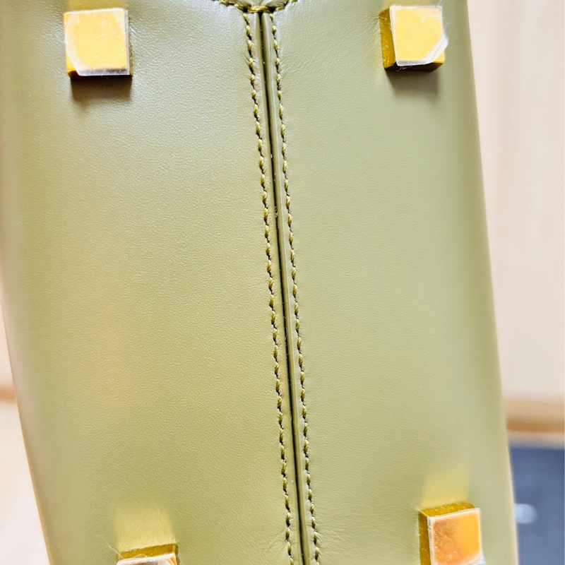 全新閒置品 Saint Laurent Le 37 Mini 765870 金扣 水桶包 抹茶-8