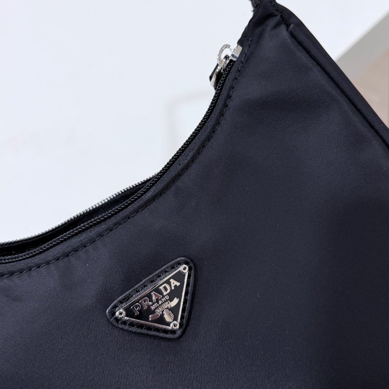 Prada hobo 2000-1