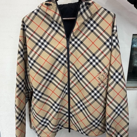 Burberry 博柏利 雙面穿格紋連帽拉鍊長袖夾克外套 沙色 尺碼52 今年購入新款 兩面穿 保暖