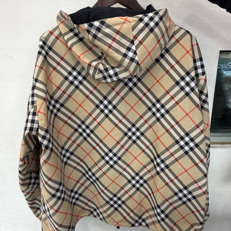 Burberry 博柏利 雙面穿格紋連帽拉鍊長袖夾克外套 沙色 尺碼52 今年購入新款 兩面穿 保暖-1