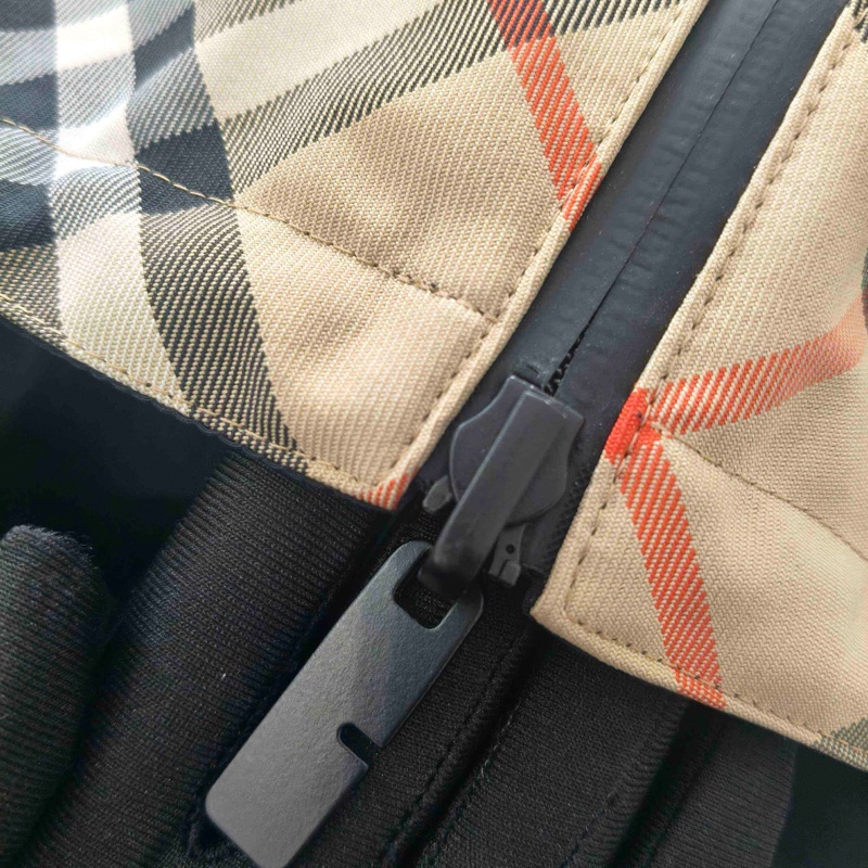 Burberry 博柏利 雙面穿格紋連帽拉鍊長袖夾克外套 沙色 尺碼52 今年購入新款 兩面穿 保暖-9