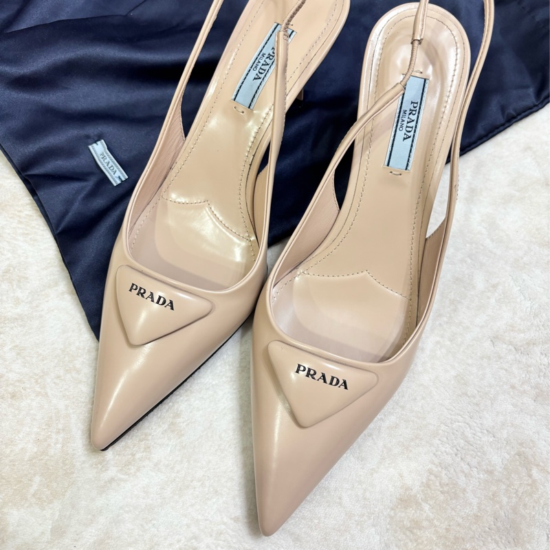 Prada 小貓跟鞋 裸粉色 專櫃42000-0