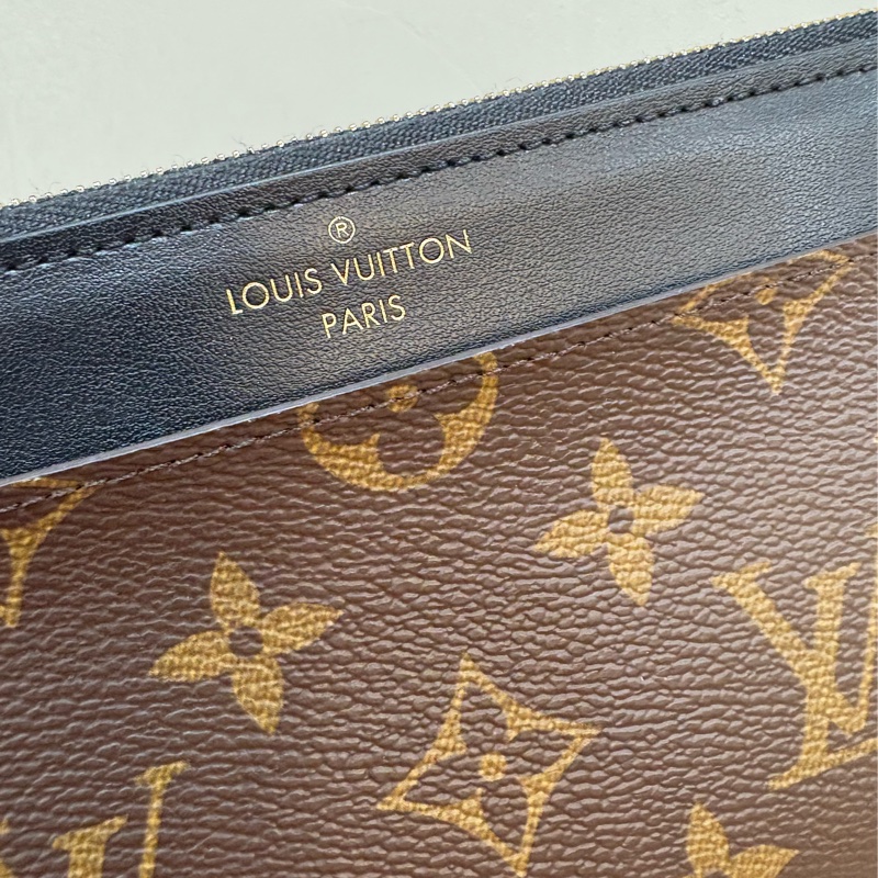Louis Vuitton 拚色Slim 扁長夾-1