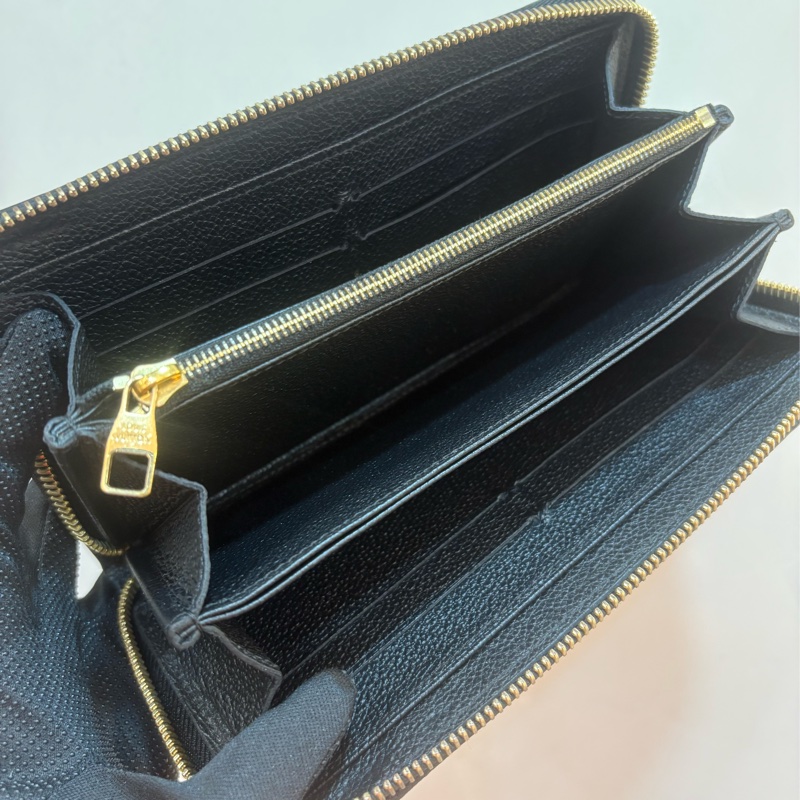 LV Monogram Empreinte 黑色壓紋拉鍊長夾-4