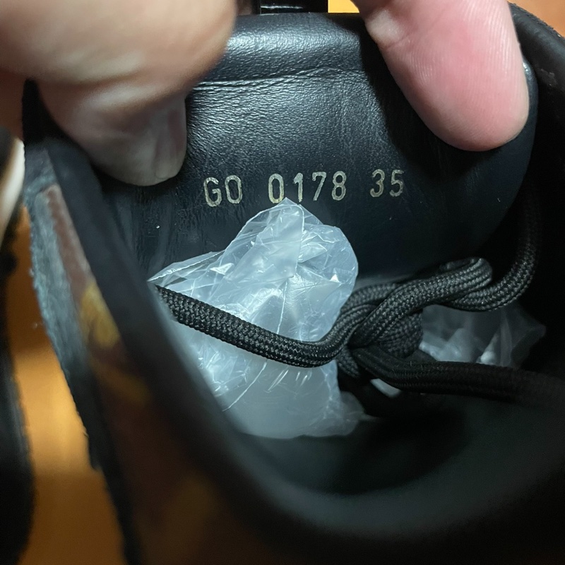 Lv Run Away 絨面小牛皮低幫 運動休閒鞋 尺碼:35碼-5