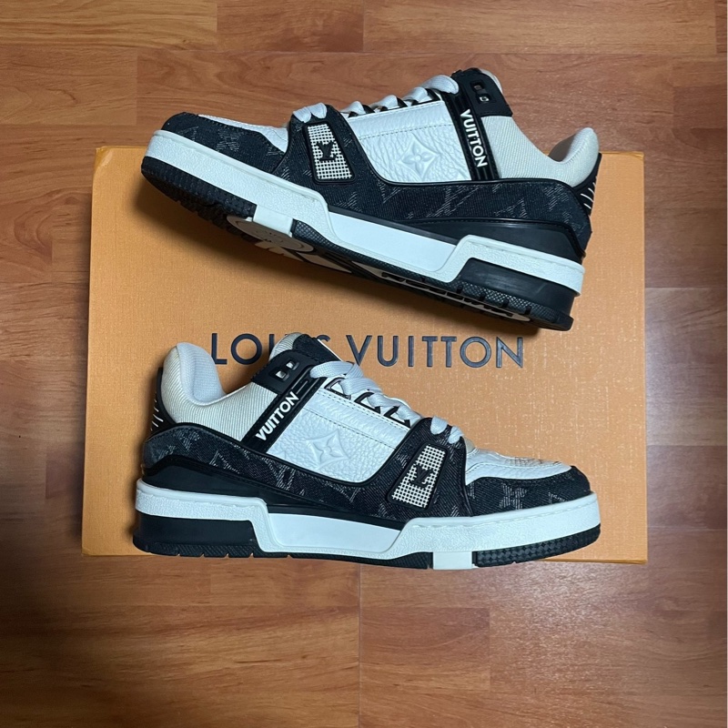 Lv Trainer黑白熊貓 路易威登正品壓紋板鞋 白黑 尺碼:37.5碼-1
