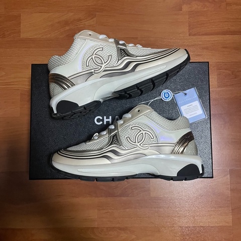 Chanel香奈兒徽標正品運動鞋 銀角大王 白銀色 尺碼：35.5碼