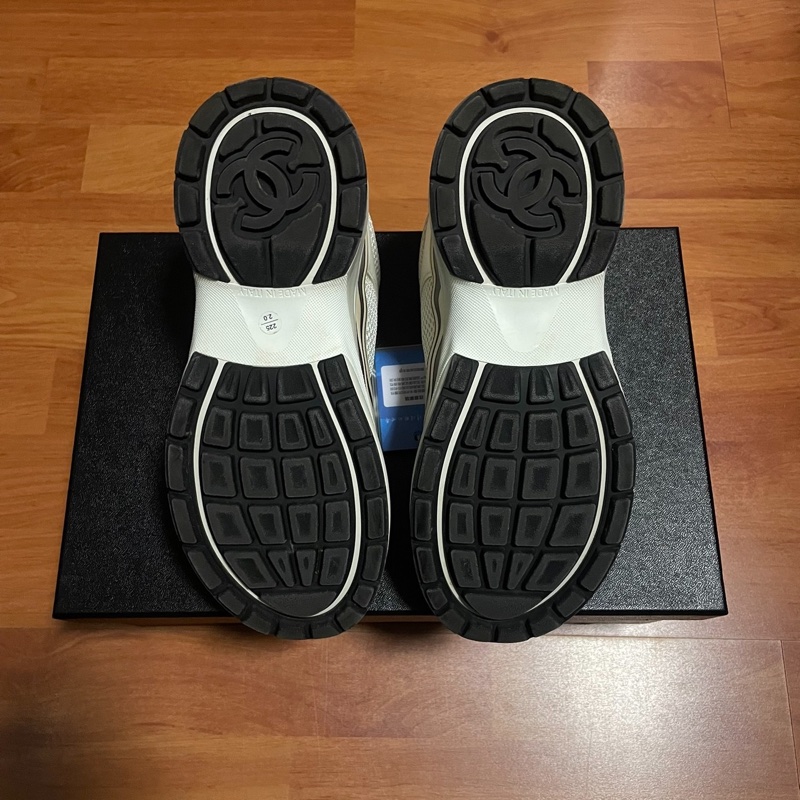 Chanel香奈兒徽標正品運動鞋 銀角大王 白銀色 尺碼：35.5碼-7