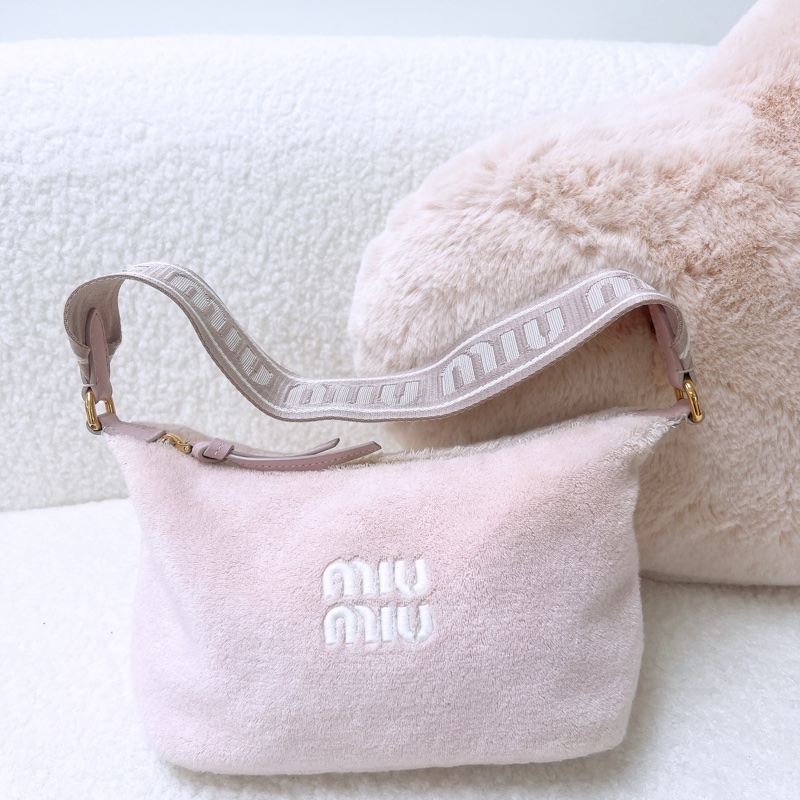 Miu miu spirit 粉色毛巾腋下包/肩背包-0