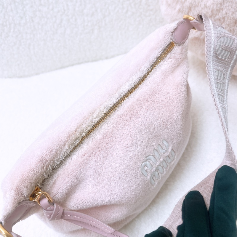 Miu miu spirit 粉色毛巾腋下包/肩背包-1