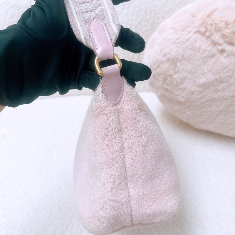 Miu miu spirit 粉色毛巾腋下包/肩背包-5