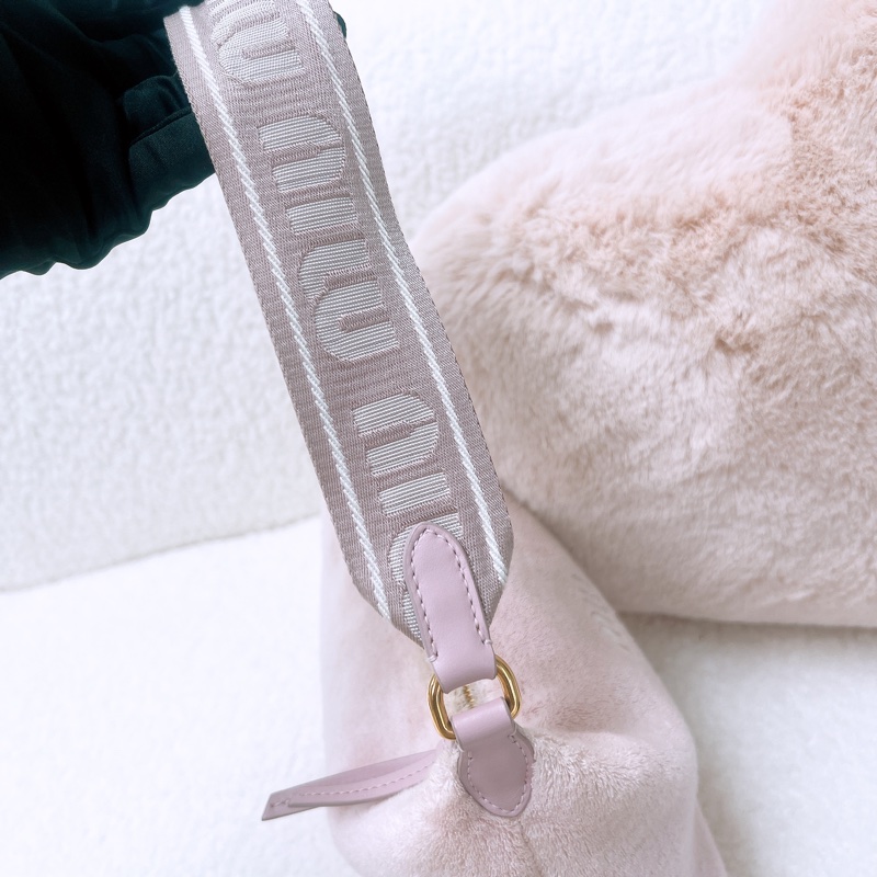 Miu miu spirit 粉色毛巾腋下包/肩背包-10