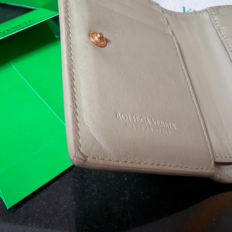 Bottega Veneta BV Cassette 編織中夾 限量色 草綠-3