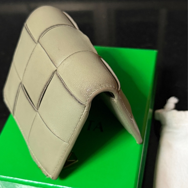Bottega Veneta BV Cassette 編織中夾 限量色 草綠-4