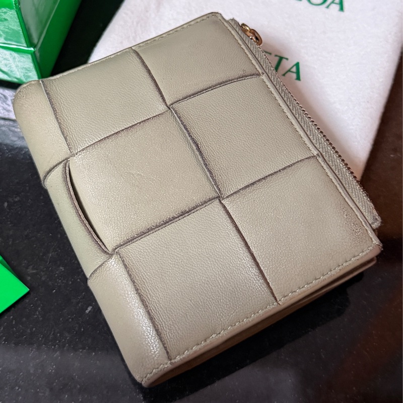 Bottega Veneta BV Cassette 編織中夾 限量色 草綠-6